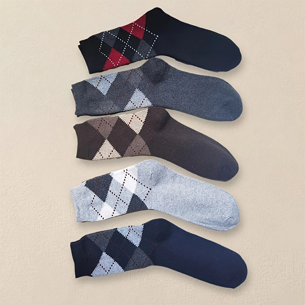 Stylish Men’s Crew Socks – Breathable Trendy Geometric Knit Design (Pack of 5) - Image 4