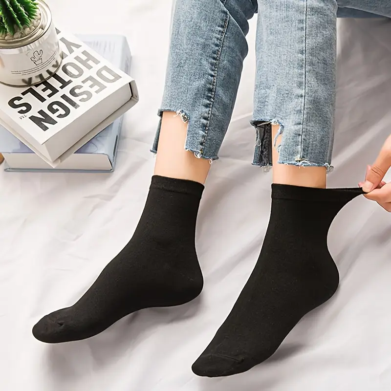 Women’s Lightweight Ankle-Length Solid Socks – Everyday Comfort (Pack of 5) - Image 3