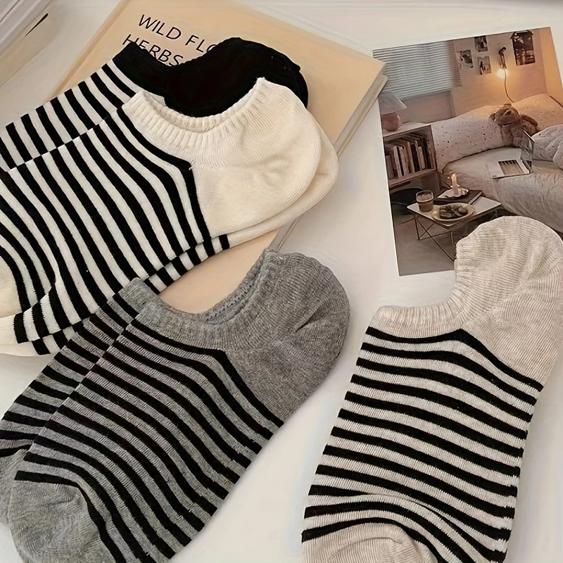 Women’s Low-Cut Striped Socks – Black & White, Invisible Style (Pack of 4) - Image 4