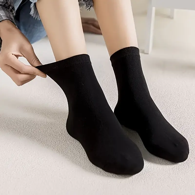 Women’s Lightweight Ankle-Length Solid Socks – Everyday Comfort (Pack of 5) - Image 4