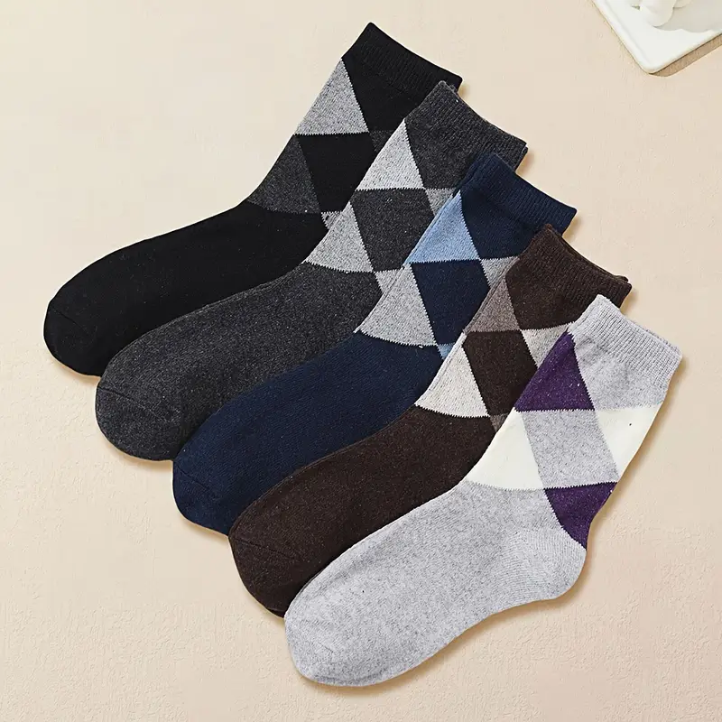 Stylish Men’s Crew Socks – Breathable Trendy Geometric Knit Design (Pack of 5) - Image 9