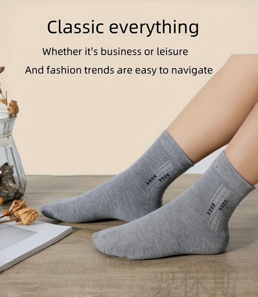 Men's Heather Grey Classic Crew Sock Lifestyle
