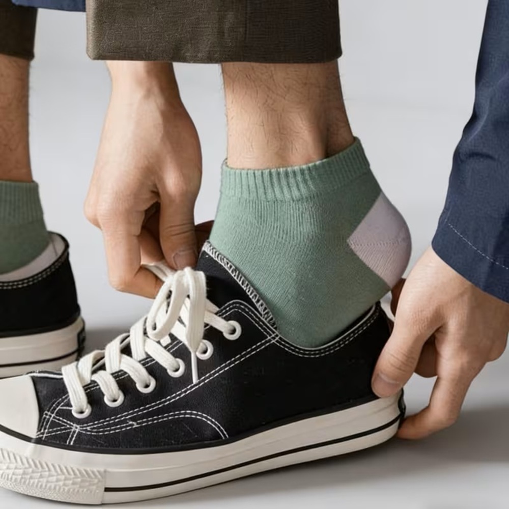 Cushioned Sole and Arch Support Detail SPORT Socks