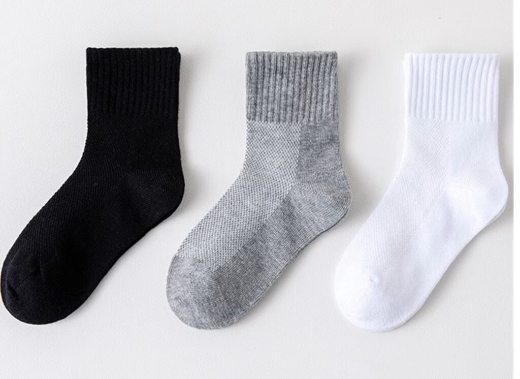 3 Pairs Men's Ribbed Athletic Quarter Crew Socks Black Grey White
