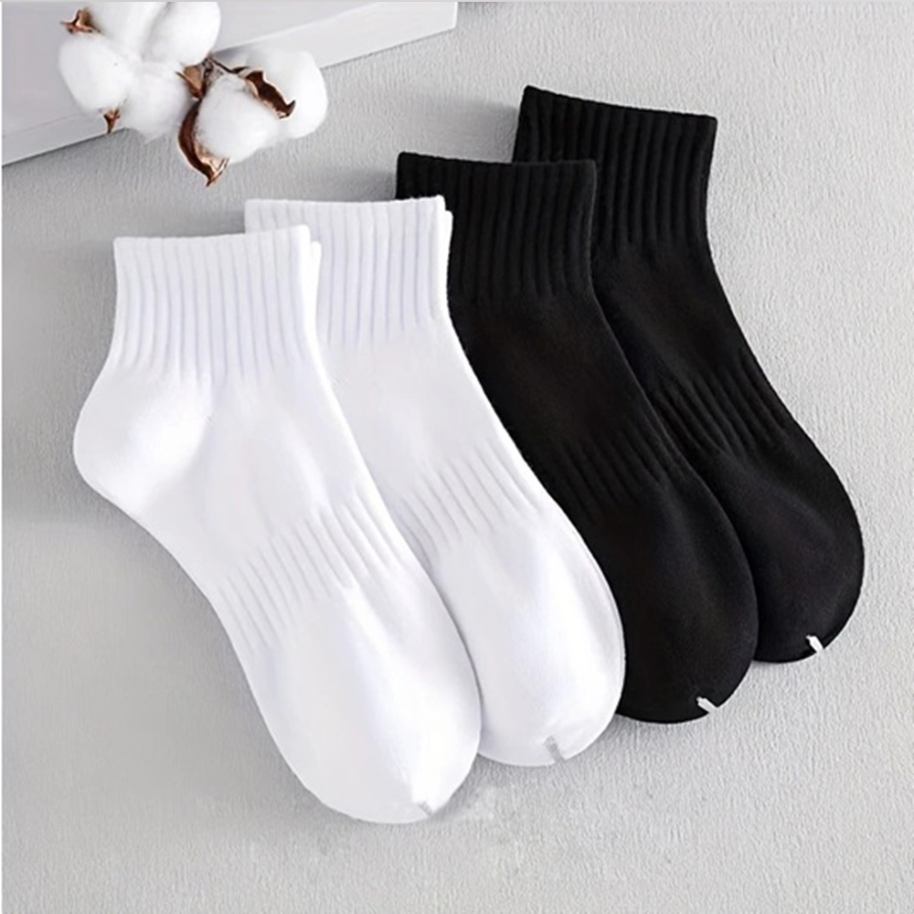 4 Pairs Men's Black and White Ribbed Quarter Athletic Socks