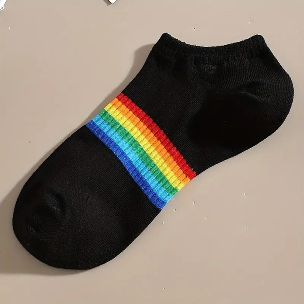 Ribbed Elastic Collar and Ankle Fit